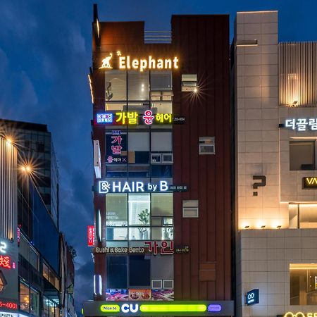 Elephant Busan Bagian luar foto